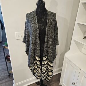 Baik Baik Honolulu Poncho Womens ONE SIZE NEW WITH TAGS ASPEN GREY/BLACK